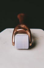 Load image into Gallery viewer, Saint Rose (Microneedle Derma Roller 0.50 mm)