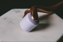 Load image into Gallery viewer, Saint Rose (Microneedle Derma Roller 0.50 mm)